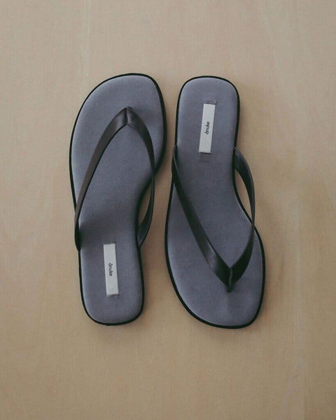 【4月下旬入荷次第お届けのご予約】anuke（アンヌーク） Bicolor Tongs Sandals 62711005.