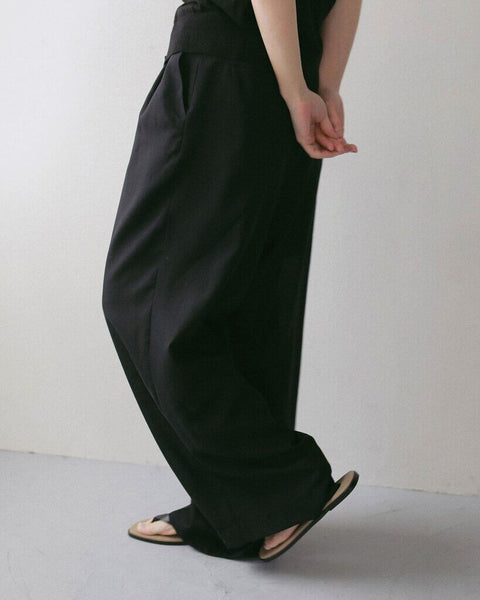 【4月下旬入荷次第お届けのご予約】anuke（アンヌーク） Woolchambray Tuck Pants 62710717.