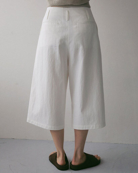 【4月上旬入荷次第お届けのご予約】anuke（アンヌーク） Tuck Bermuda Pants 62710705.