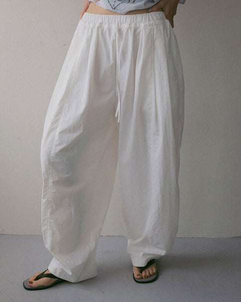 【3月中旬入荷次第お届けのご予約】anuke（アンヌーク） Volumetuck Cocoon Pants 62710710.