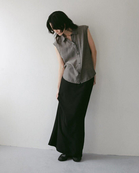【4月下旬入荷次第お届けのご予約】anuke（アンヌーク） Woolchambray Sleeveless Shirts 62710405.