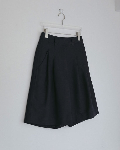 【3月中旬入荷次第お届けのご予約】anuke（アンヌーク） Tuck Half Pants 62710713.