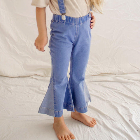 14. Twin Collective Kids     Farrah Flare Jean   SIDE WEDGE BLUE   サスペンダー付きデニム(twincollective)