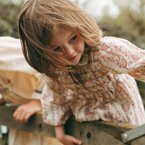 Lali Kids（ラリキッズ）2025AW Parvati Dress in Fall Vine Print キッズワンピース