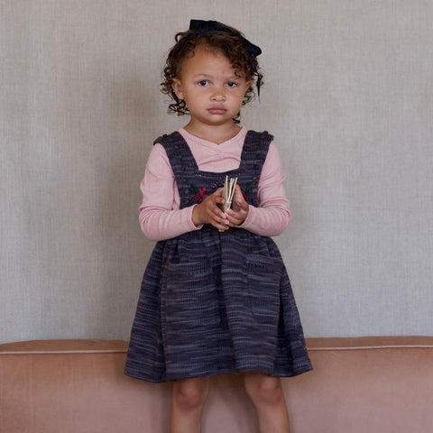 iver&isla 2024AW floral embroidered pinafore -obsidian- ピナフォア、エプロンドレス